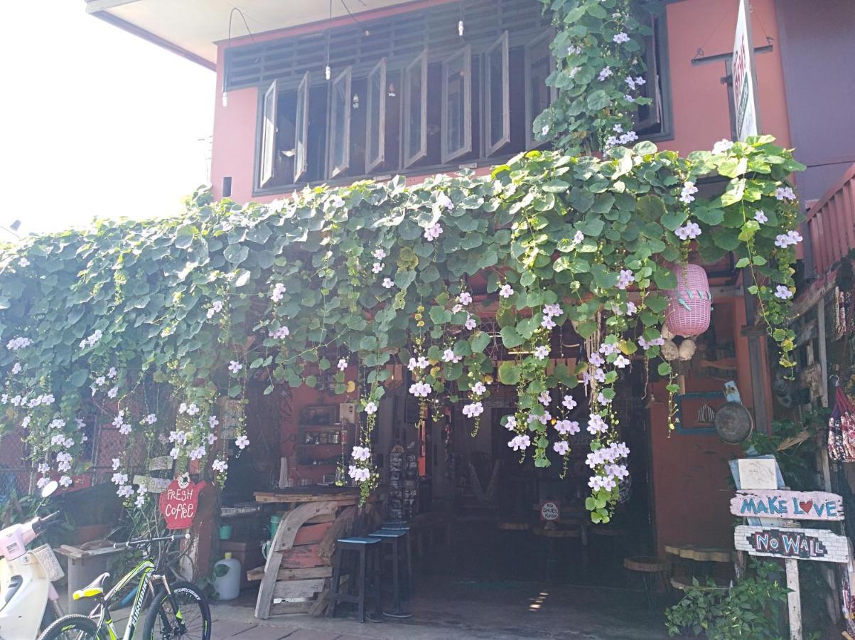 Malee Malee Guesthouse Ко-Ланта Екстер'єр фото