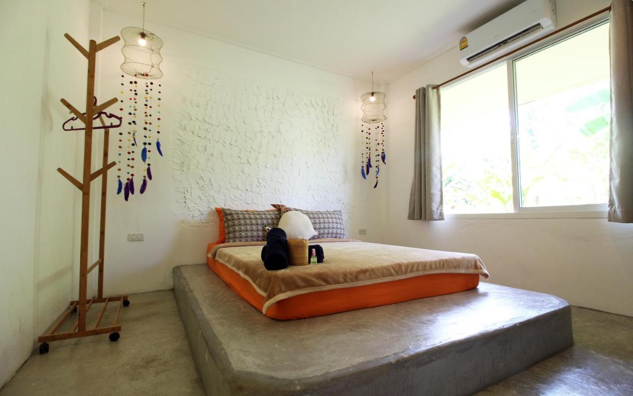 Malee Malee Guesthouse Ко-Ланта Екстер'єр фото