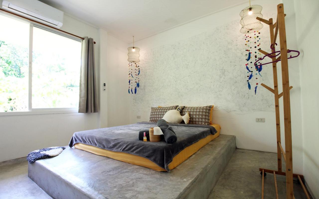 Malee Malee Guesthouse Ко-Ланта Екстер'єр фото