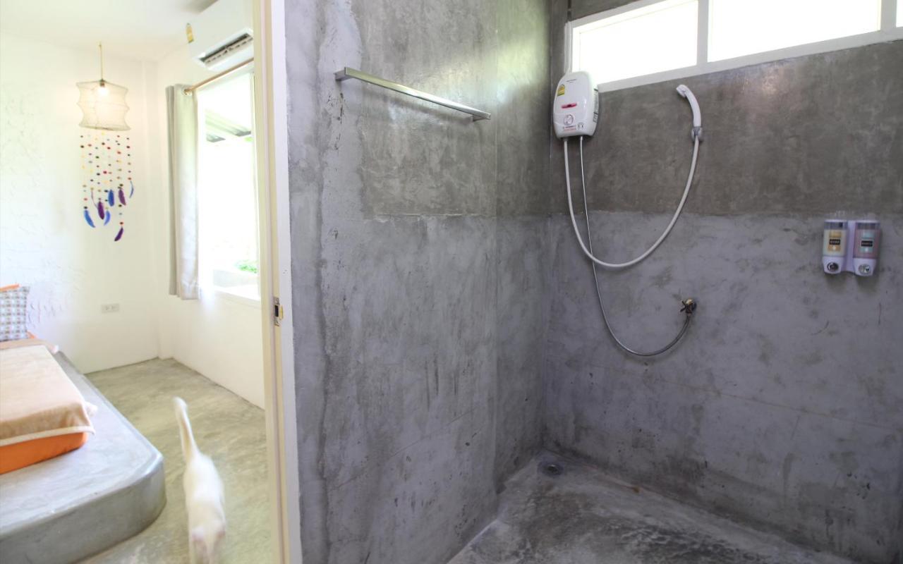 Malee Malee Guesthouse Ко-Ланта Екстер'єр фото
