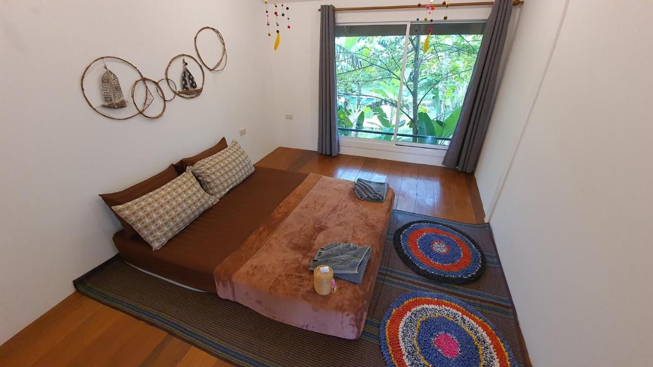 Malee Malee Guesthouse Ко-Ланта Екстер'єр фото