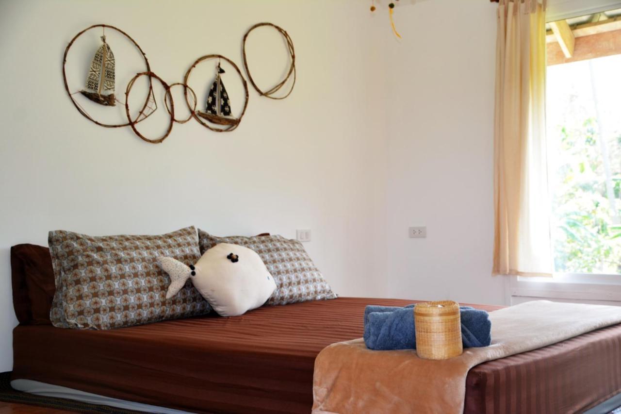 Malee Malee Guesthouse Ко-Ланта Екстер'єр фото