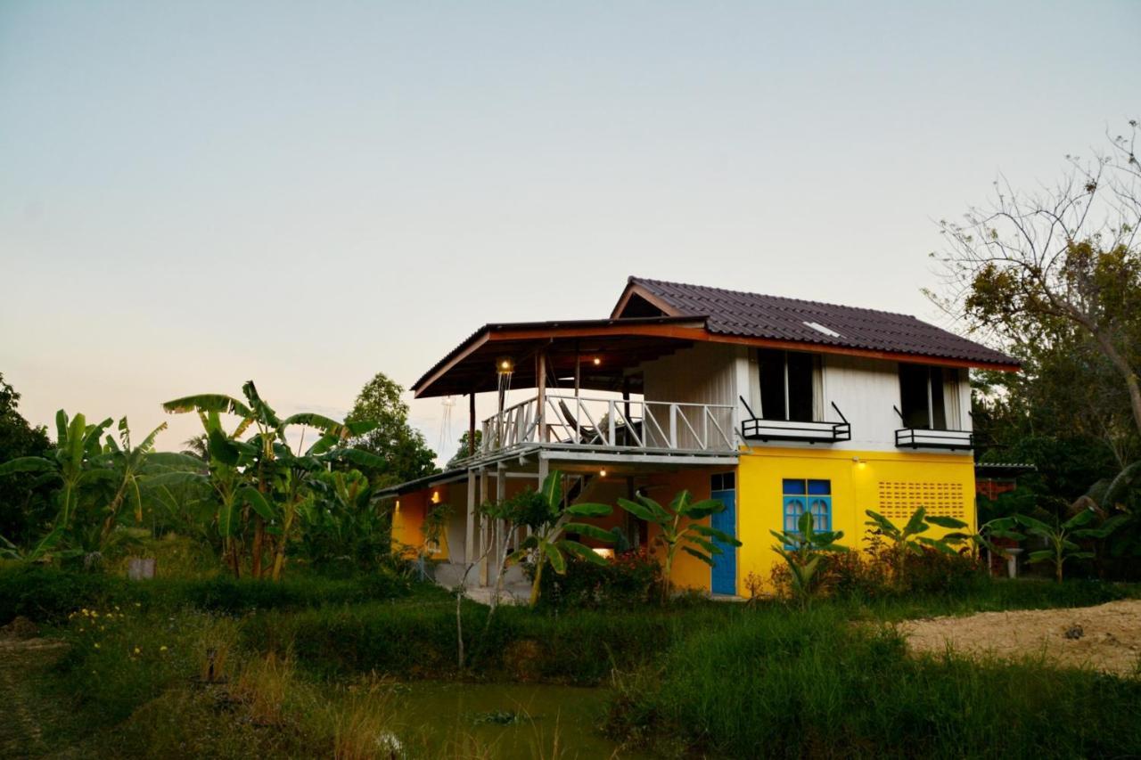 Malee Malee Guesthouse Ко-Ланта Екстер'єр фото