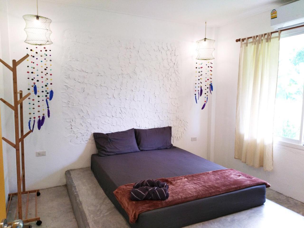 Malee Malee Guesthouse Ко-Ланта Екстер'єр фото